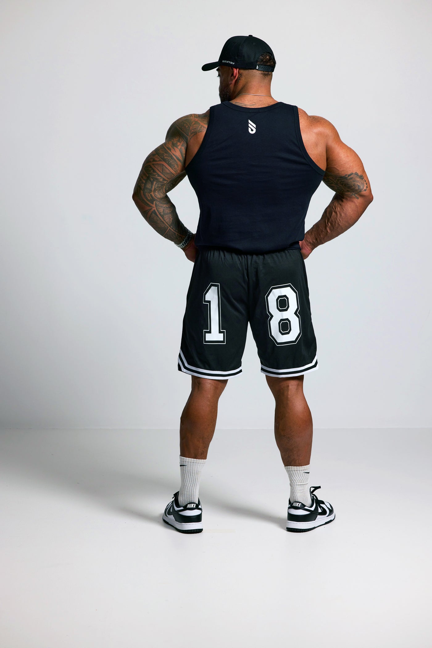 1020 OUTLIFT 18 SHORTS