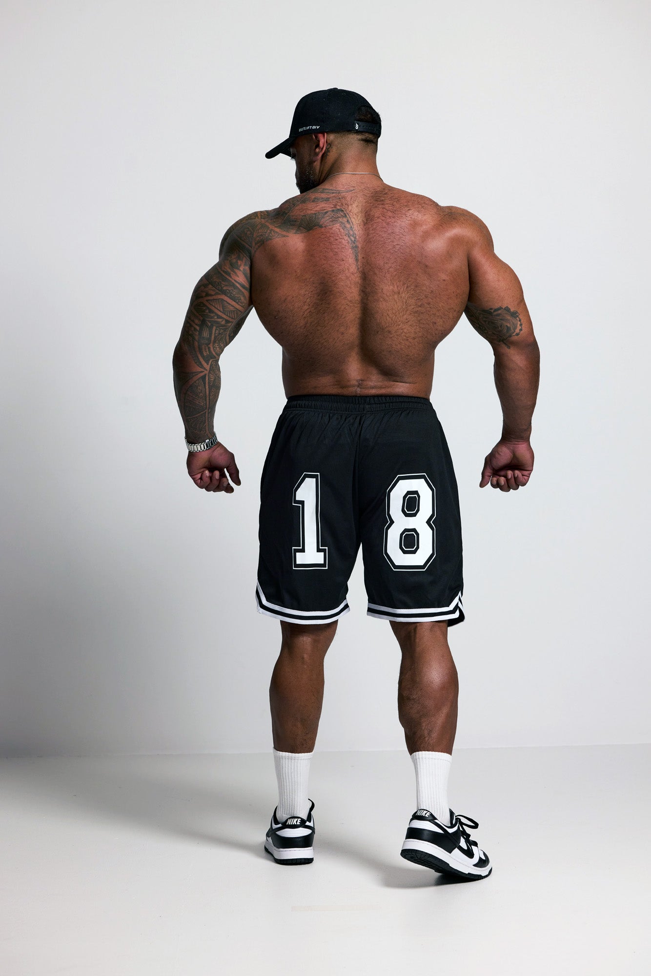 1020 OUTLIFT 18 SHORTS
